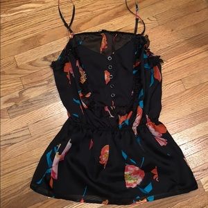 Gap top size small like new excellent condition!